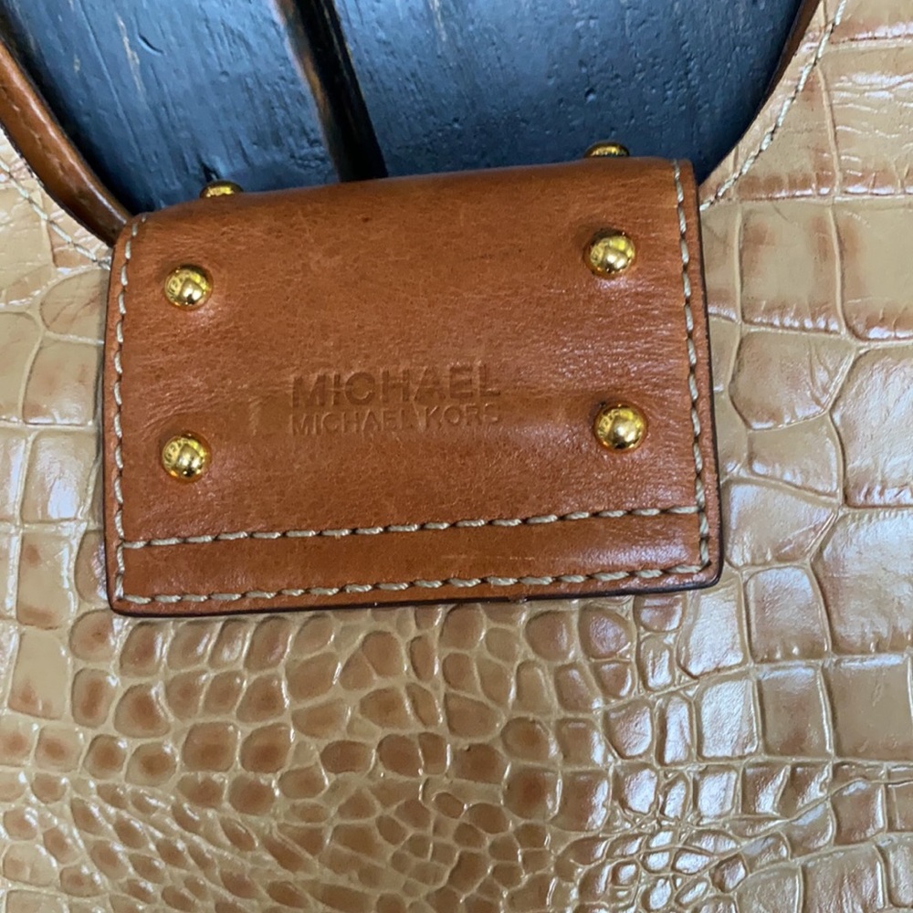 Michael Kors Brown Croc-Embossed Shoulder Bag - Picture 3 of 11